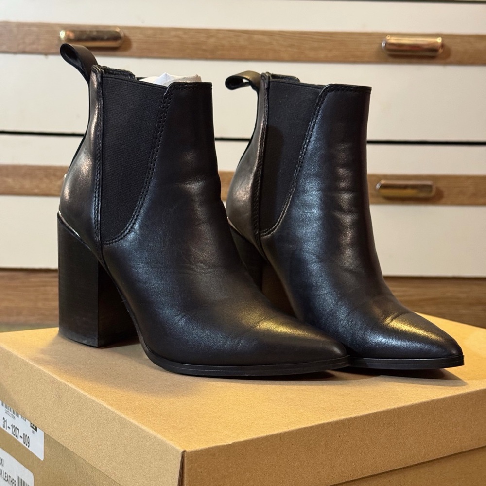 Steve Madden Sleek Black Heeled Boots (Brand New)